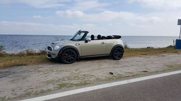 MiniOnSkyway.jpg